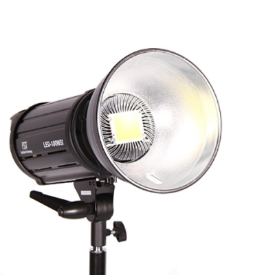Постоянный свет FST EF-100R (LED) Sun Light 5500K Светодиодный осветитель с пультом ДУ, шт