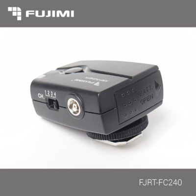 Fujimi FJRT-FC240 Синхронизатор для вспышек 3 в 1, FSK 2,4 Гц, 4 канала, 1/200c, до 100 м.