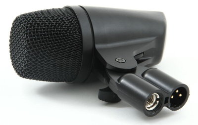 AKG P2 микрофон для озвучивания басовых инструментов и комбо динамический кардиоидный, разъём XLR, 20-16000Гц, 2,5мВ/Па