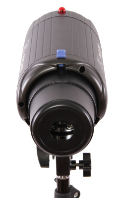 Импульсный свет FST PRO-600 вспышка студийная с рефлектором, шт